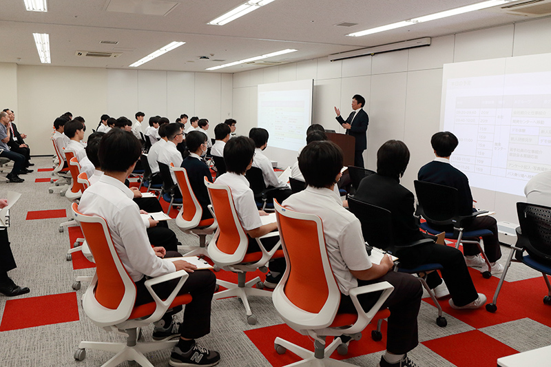 会社見学の様子