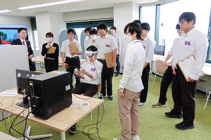 「会社見学の様子